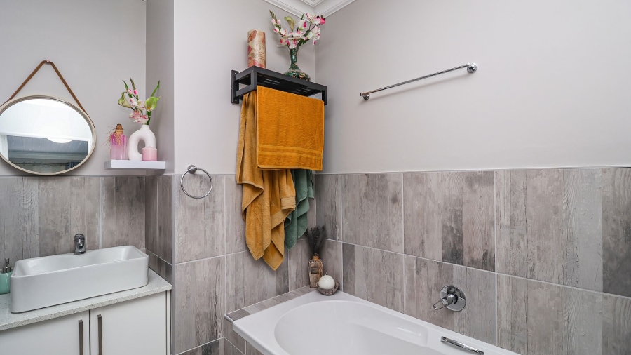 3 Bedroom Property for Sale in Dana Bay Western Cape